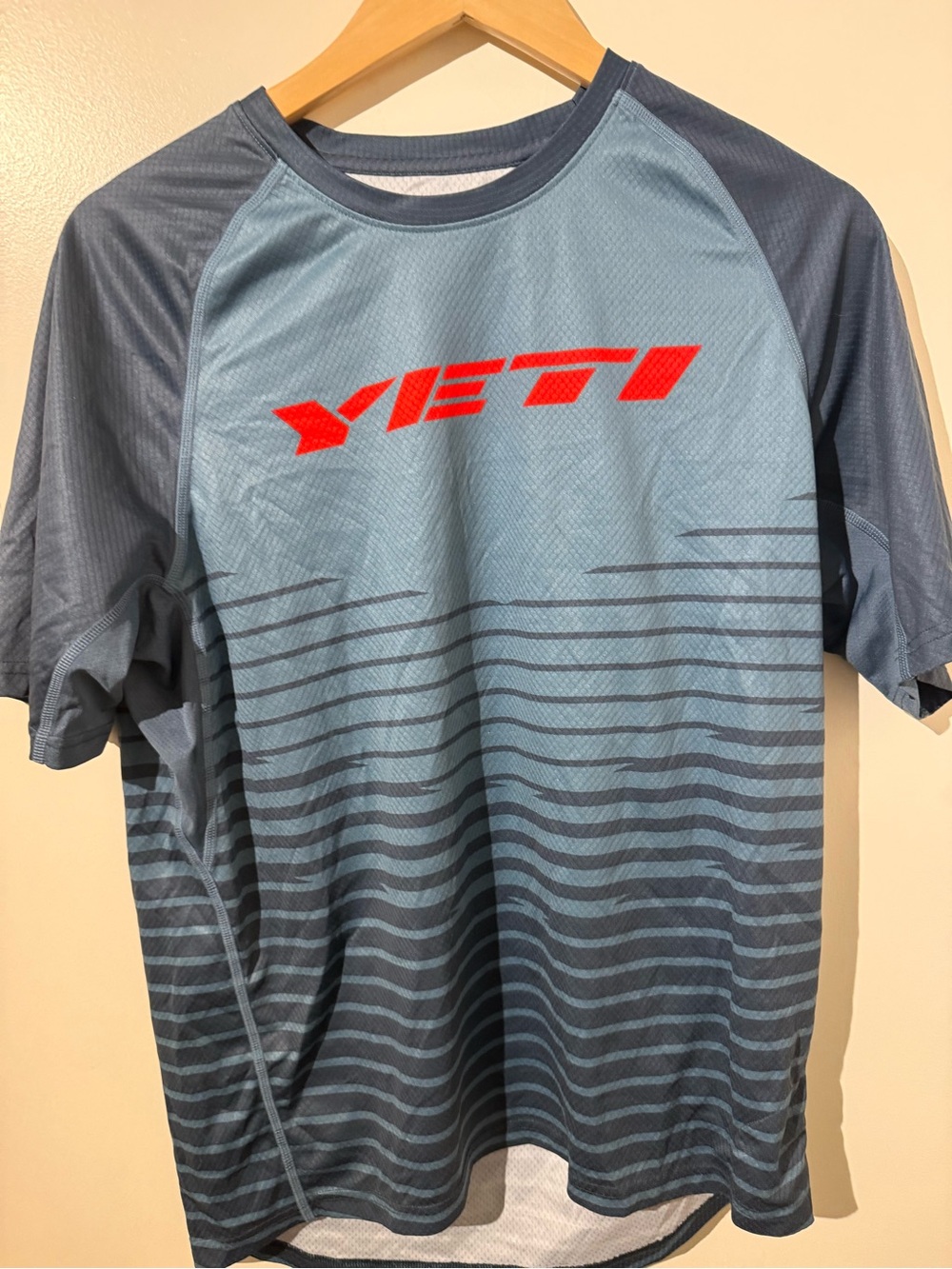 Yeti Cycling/MTB Jersey — Gray/Navy Ombré — Size M